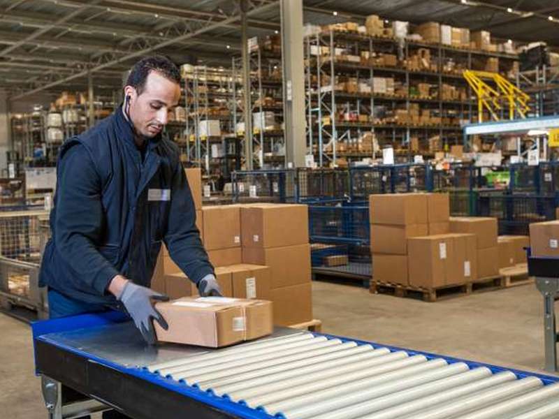 zanesljiva dostava paketov v Nemčijo v logistični center